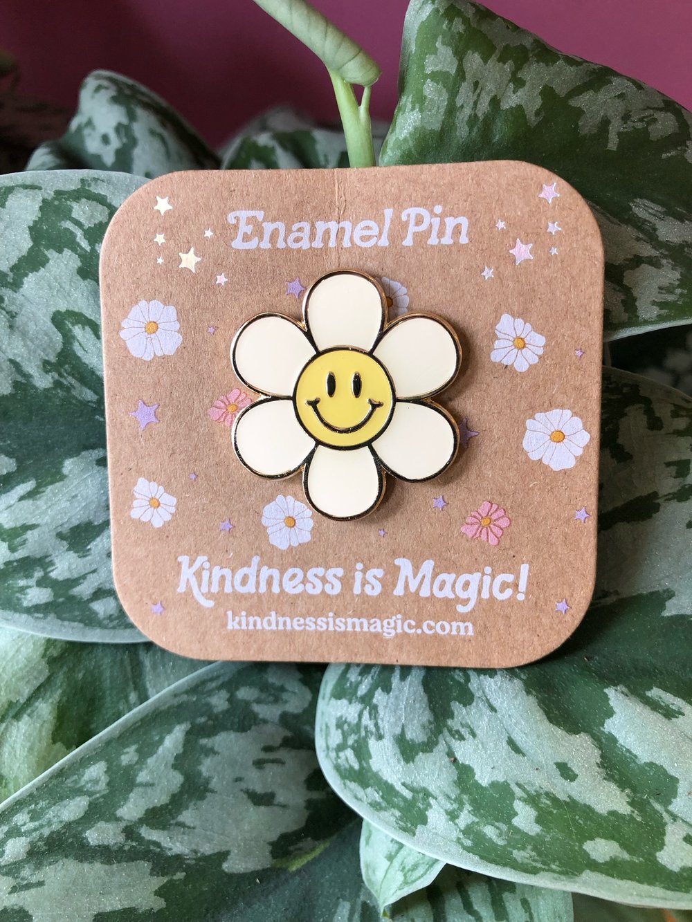 Daisy smiley face enamel pin